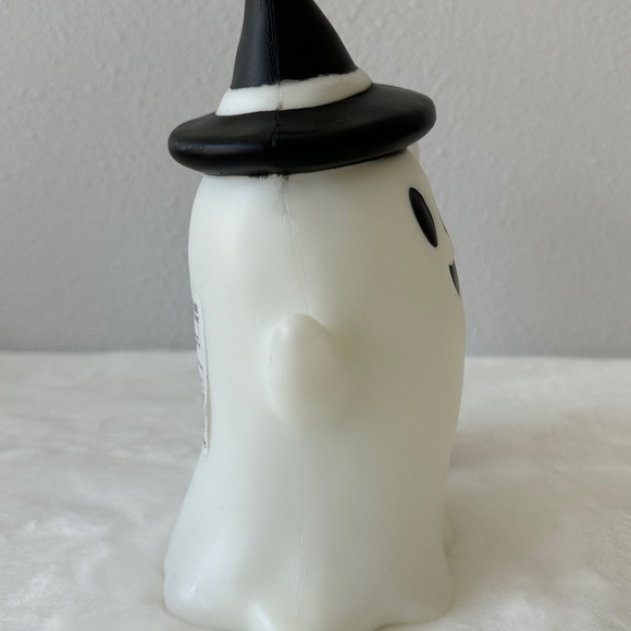 Light-up molded Halloween Ghost Small 6.25inch Indoor Decorative. - Picture 3 of 3